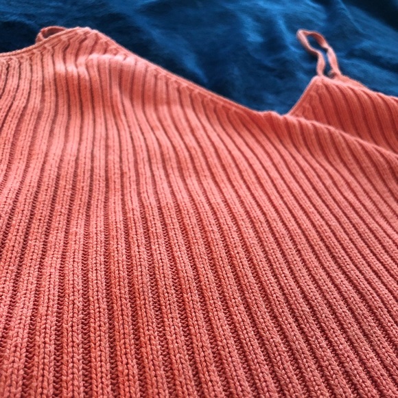Coral Knit Tank - Picture 2 of 8